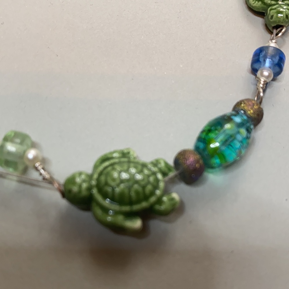 Turtle 🐢 Necklace - Picture 5 of 6